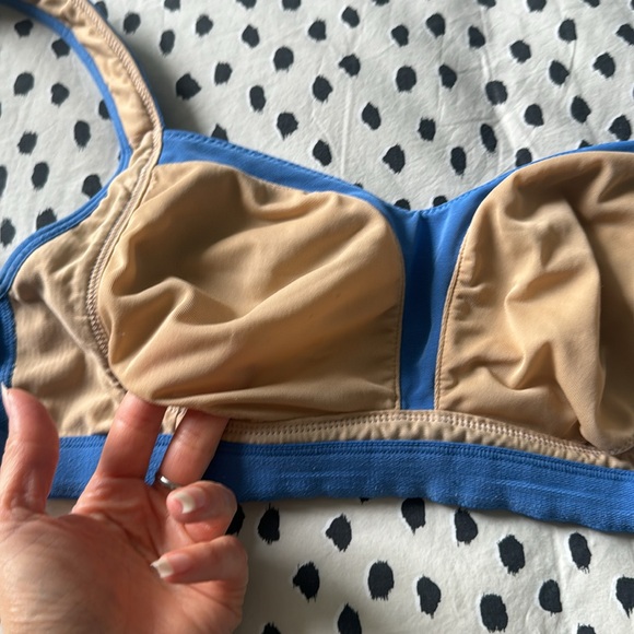 Blue Lululemon sport bra (no size tag but my guess is it’s a 30C/D). - Picture 5 of 8